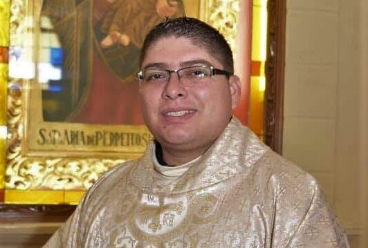 A días de resultar positivo, fallece sacerdote por Covid-19