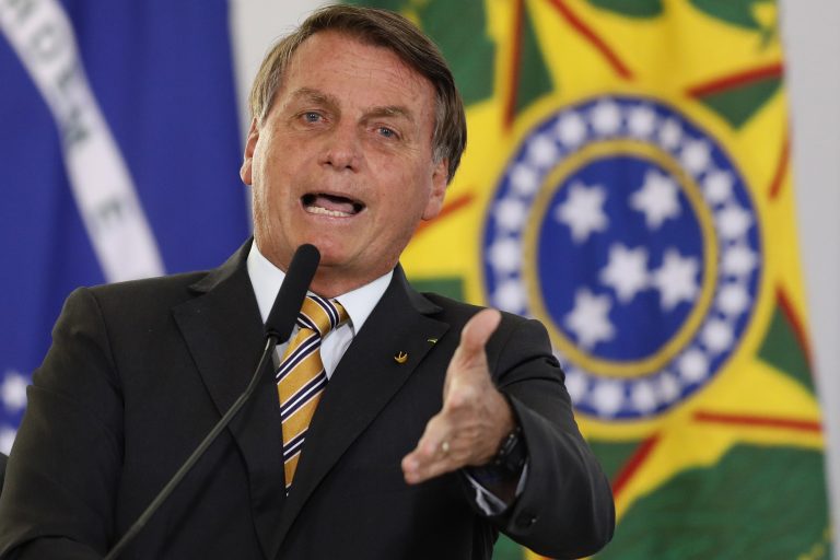 Jair Bolsonaro critica a Alberto Fernández por su gobierno en Argentina