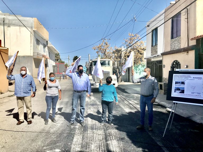 Chema Morales inicia trabajos de bacheo y recarpeteo en colonia Revolución 