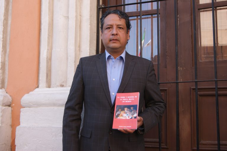 En libro, retrata autor saltillense «la crisis de la fiesta brava» en México