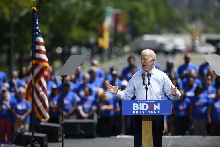 Joe Biden anuncia a su equipo de expertos para atender el COVID-19 en EU