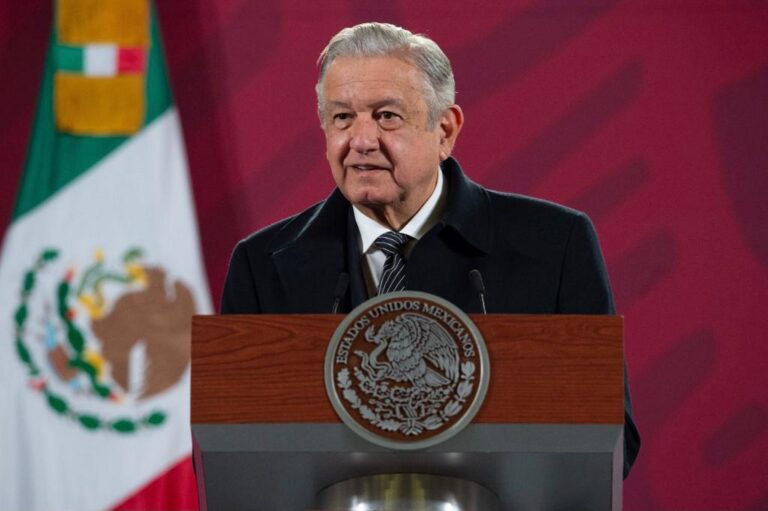 AMLO plantea alza de 15% en salario mínimo para 2021