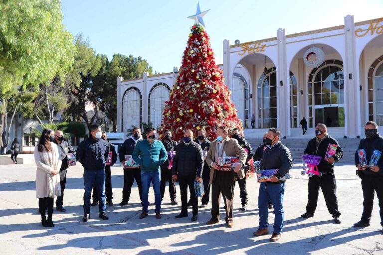 Continúa la Colecta de Juguetes de Extensión Universitaria para niños de ejidos y de colonias suburbanas de Saltillo y Parras de la Fuente 