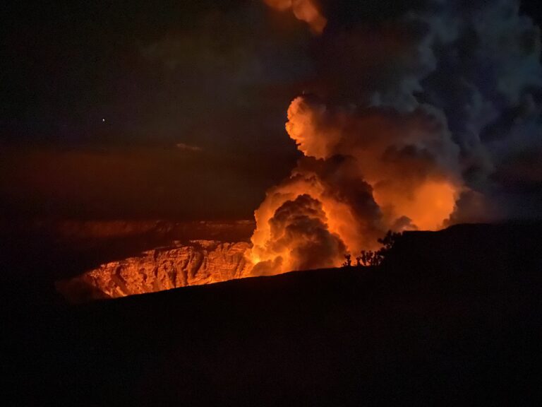 El volcán Kilauea, en Hawái, entra en erupción