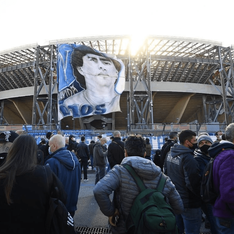 Estadio del Nápoles es rebautizado como ‘Diego Armando Maradona’