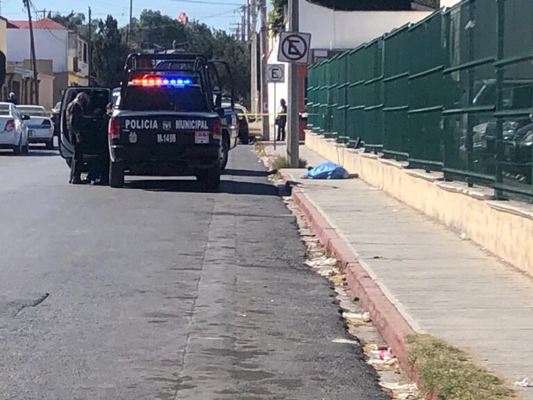 Muerte lo alcanza en la calle