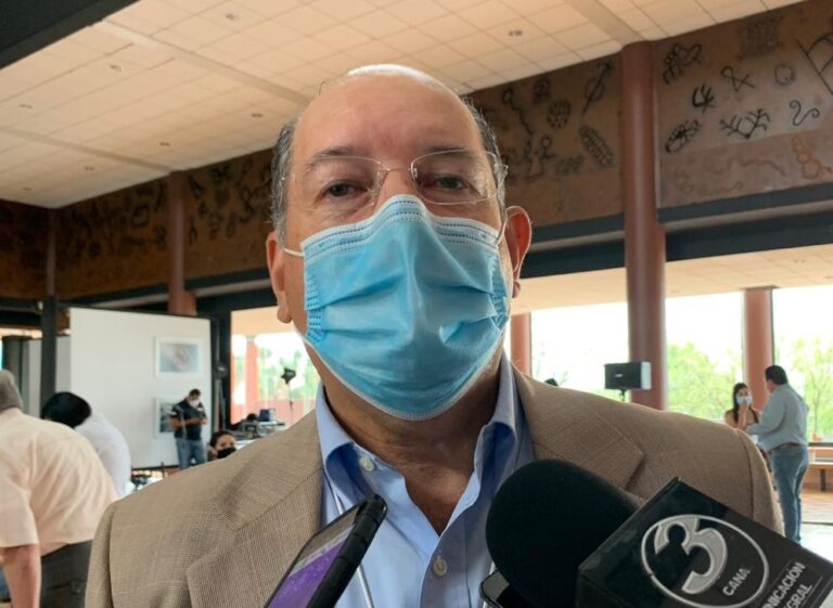 Pide CANACO redoblar esfuerzos, ante “semáforo rojo” por la COVID-19