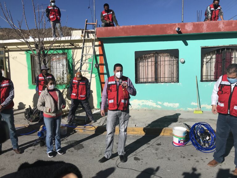 Alcalde Chema Morales lleva programa ‘Enchúlame la Casa’ a la colonia Revolución Mexicana