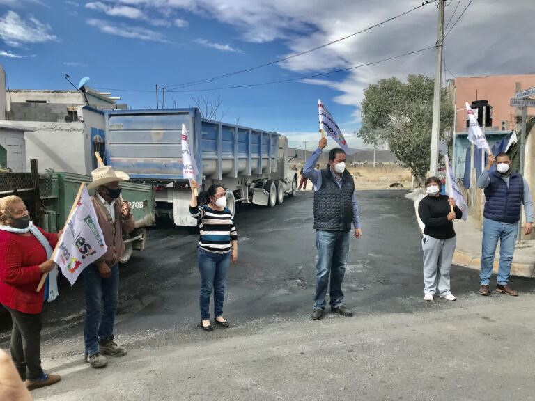 Encabeza Chema Morales programa de recarpeteo en La Soledad 