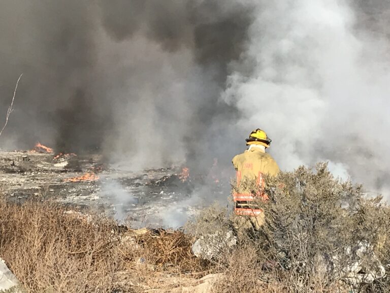 Se incendia empresa recicladora en Ramos Arizpe