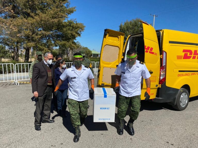 Arriba a Coahuila lote de vacunas Pfizer para aplicar segundas dosis al personal de salud