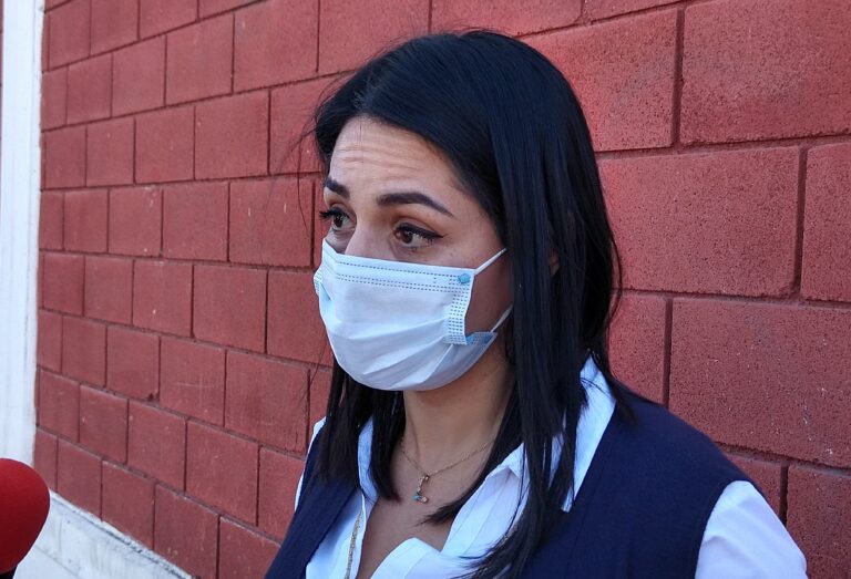 Calcas con nombres de mujeres asesinadas son una manifestación “justa y pacífica”, asegura diputada  