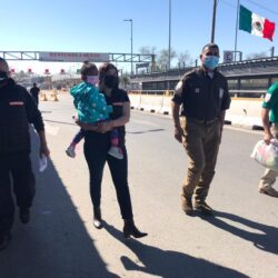 Niña chilena rescatada en el Río Bravo, en Coahuila, es reunificada con su familia2