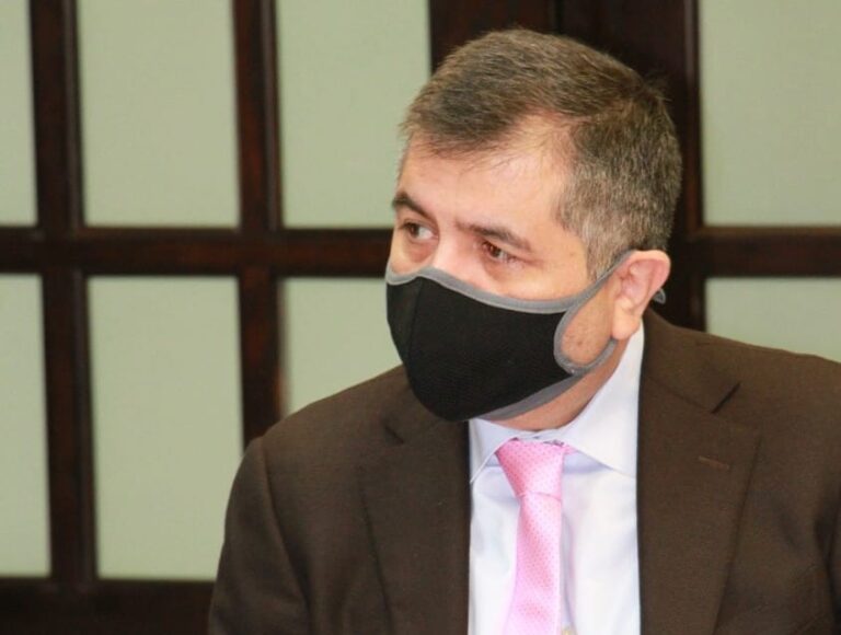 Preocupante que no se involucre a estados en aplicación de vacuna a población abierta; señala Eduardo Olmos