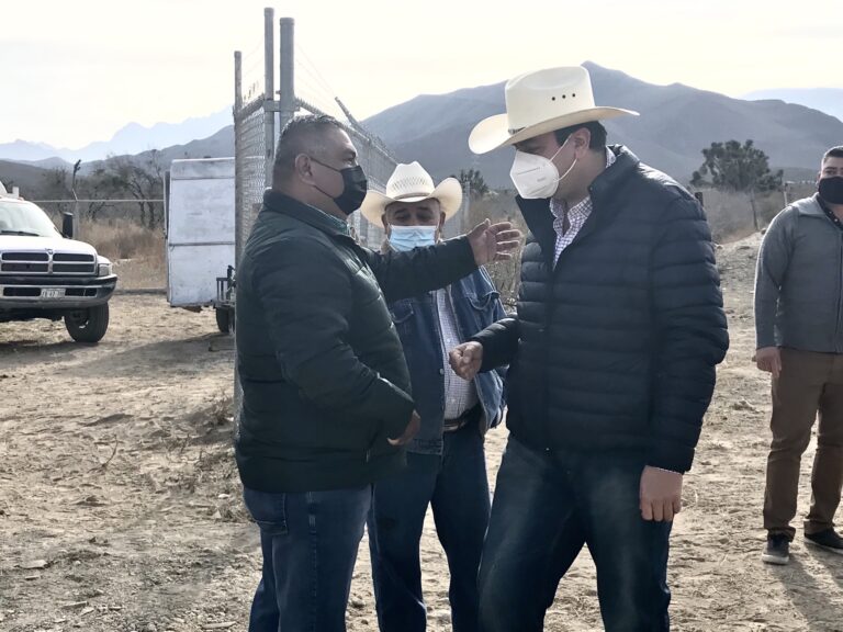 Chema Morales soluciona problemática de agua potable en ejido Tanque Viejo