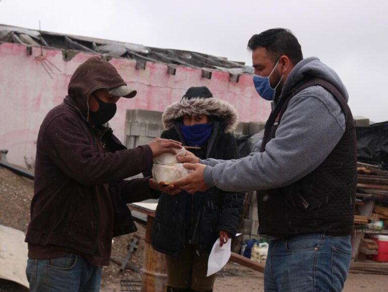 Proporciona DIF Coahuila alimentos calientes a familias en condiciones vulnerables de la Región Norte