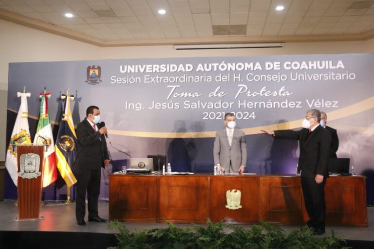 Rinde protesta Salvador Hernández Vélez como rector de la UA de C para el periodo 2021-2024