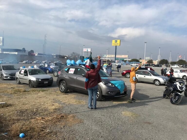 Activistas en Saltillo realizan ‘Claxonazo por la Vida’ 