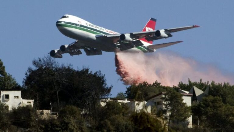 Deberían usar el avión presidencial para combatir incendios forestales