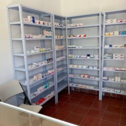 Edna Dávalos inaugura servicio de farmacia en casa de gestión en Parras de la Fuente