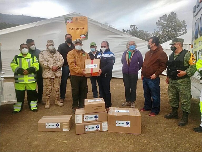 Apoya Salud Coahuila con medicamentos para brigadistas que combaten incendios forestales