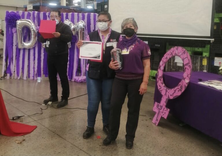 Campaña municipal ‘¡Aquí No!’ ofrece conferencias motivacionales para la mujer trabajadora 