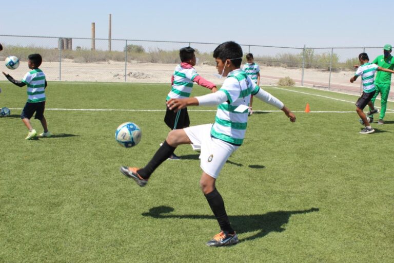 Llegan las ‘Clínicas Guerreras’ a Viesca: PRONNIF promueve la activación física junto al Club Santos