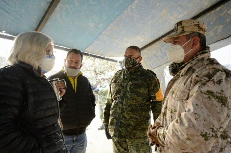 Obligan condiciones climatológicas a replantear estrategia de combate al incendio en la Sierra de Arteaga