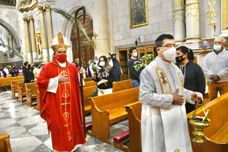 Celebrar la Semana Santa siempre es un reto; busco compartir la fe con la comunidad: Obispo 