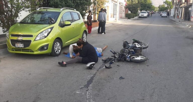 Muere motociclista en Viernes Santo, tras choque en la colonia Morelos