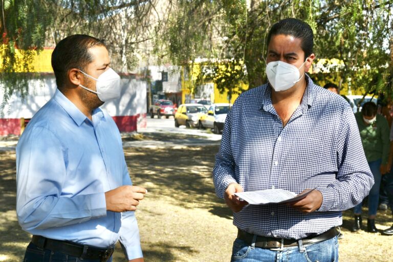 Alcalde supervisa obras en espacios públicos de la colonia Revolución Mexicana 