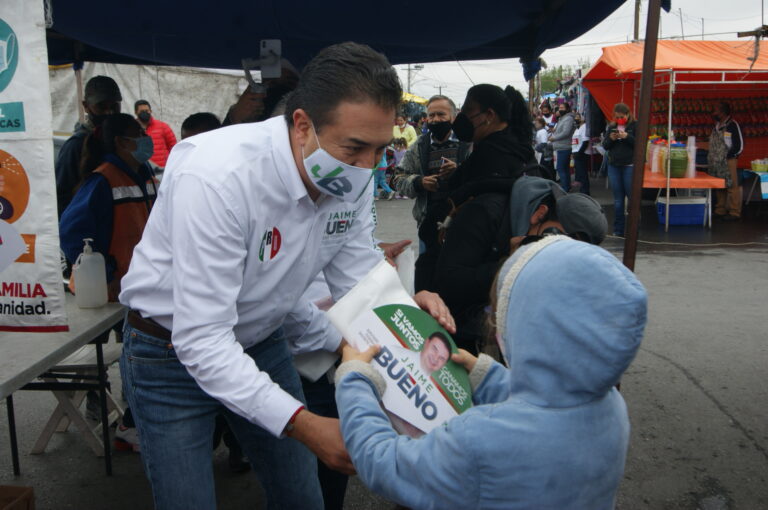 Arranca Jaime Bueno recorridos en colonias como candidato a diputado federal