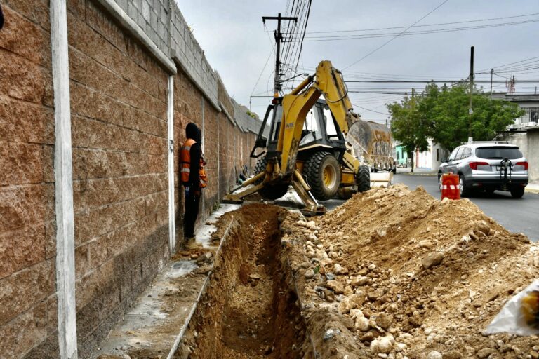 Avanza obra de rebombeo de línea de conducción en zona urbana de Ramos Arizpe 