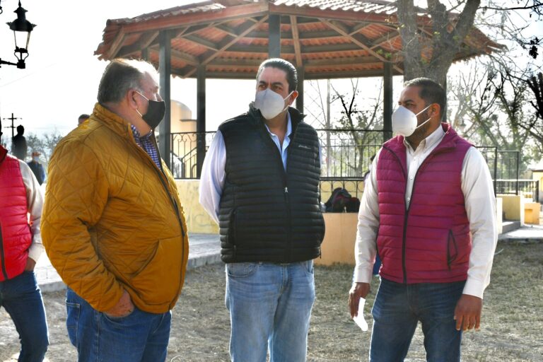 Chema Morales supervisa remodelación de plaza ‘Eufrasio Sandoval’ en colonia El Escorial 