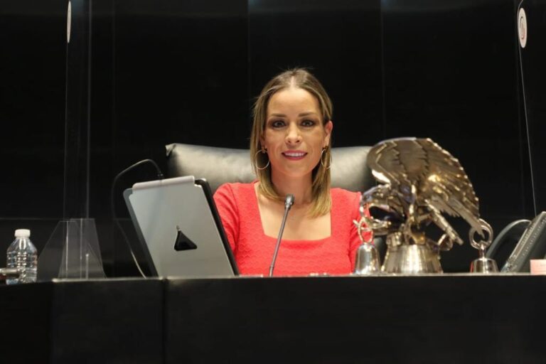 Designan a Verónica Martínez como vicepresidenta de la Mesa Directiva del Senado de la República