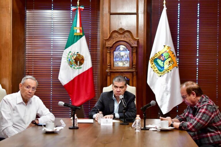 Detallan proceso de vacunación a maestros en Coahuila