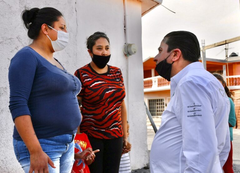 El candidato a alcalde, Chema Morales, se compromete con vecinos en La Soledad, Santa Fe y Balcones de Santa Fe  