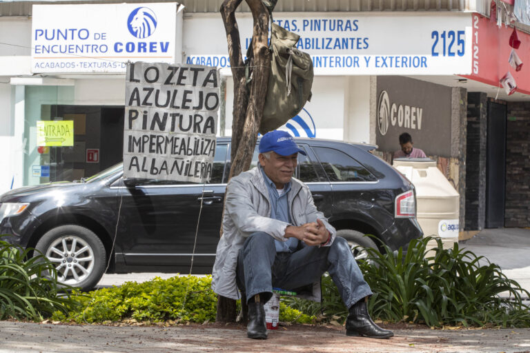 La informalidad laboral aumenta en México, afirma el Inegi