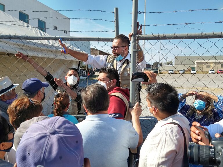 Vacunación en Saltillo se le va de las manos a Secretaría del Bienestar