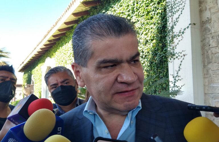 Vacunación de maestros en Coahuila se hará con orden y coordinación: Riquelme