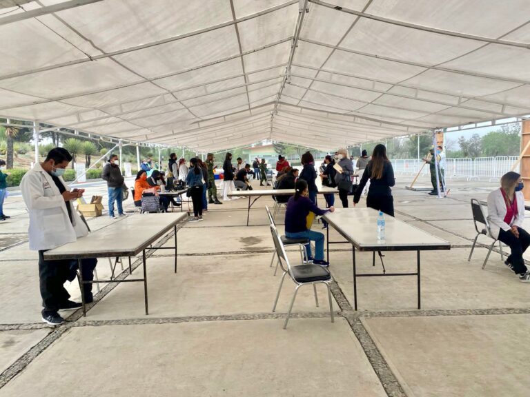 Aplica Salud Coahuila dosis Covid a docentes faltantes