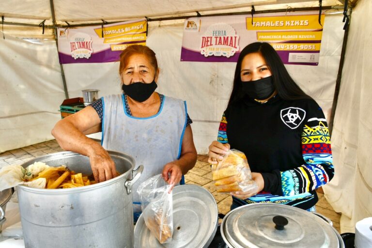 Disfrutan ramosarizpenses de la Feria del Tamal y el Pan de Pulque 