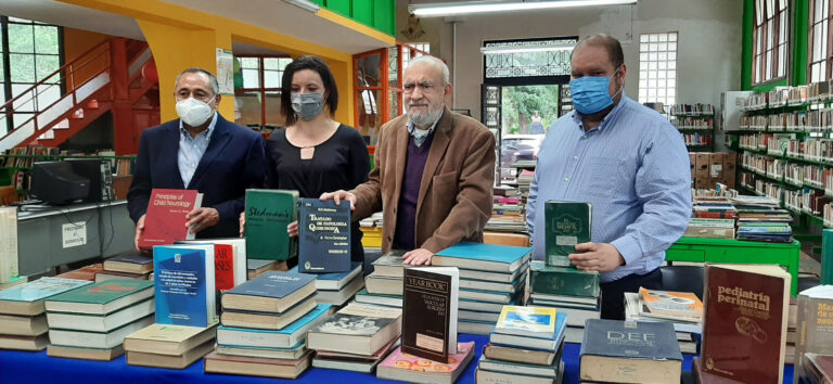 Entrega UA de C más de mil 500 libros para la Red Estatal de Bibliotecas