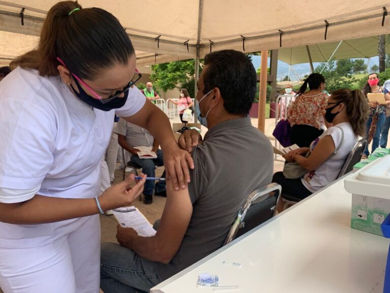 Gobierno Federal cerrará mayoría de puntos de vacunación en Saltillo; sólo Campus Arteaga de la UA de C seguirá en funciones