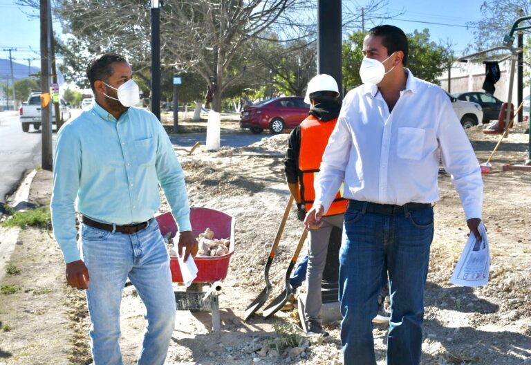 Supervisa Chema construcción de espacios de recreación