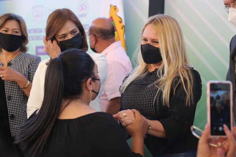 Continúan servicios de terapia de rehabilitación de DIF Coahuila: Marcela Gorgón