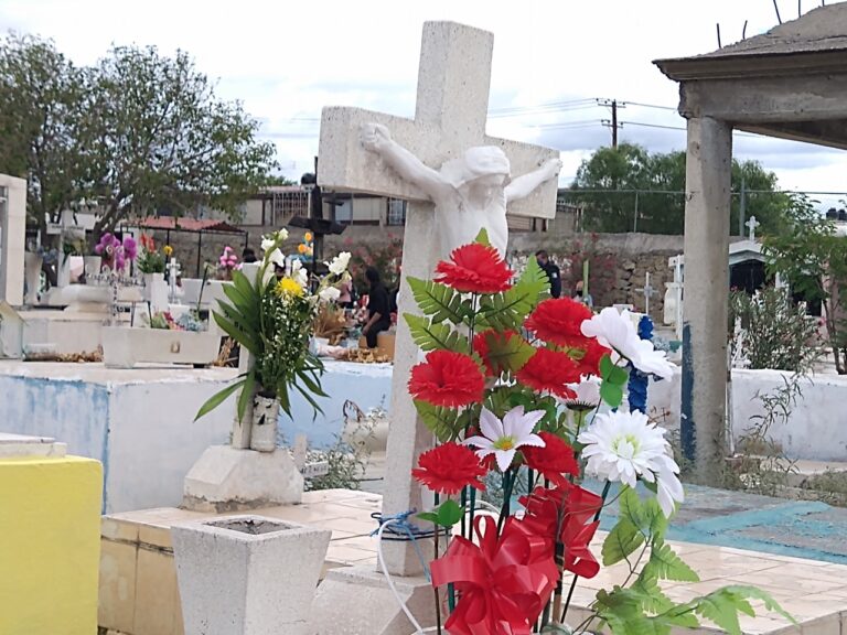 Recuerdan saltillenses a padres fallecidos