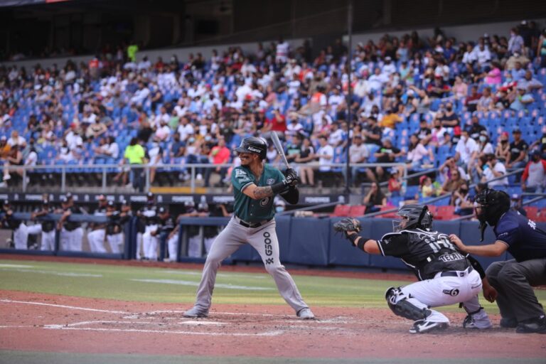 Sultanes arrebata triunfo en la octava a Saraperos