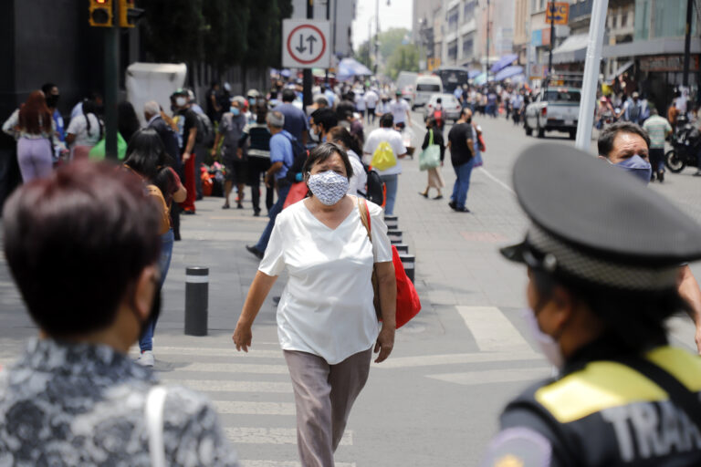 Ciudad de México va a Semáforo Verde por riesgo de COVID-19