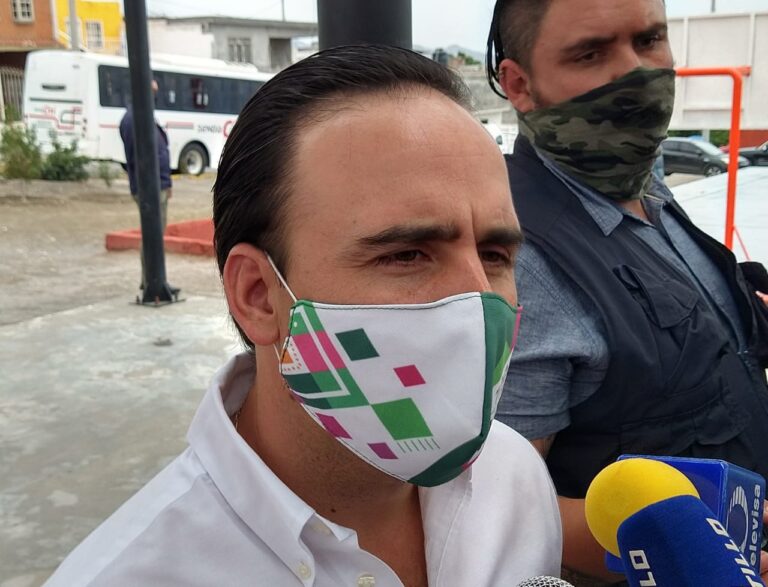 Propone Manolo apertura de otro punto para vacunación a mayores de 30 años